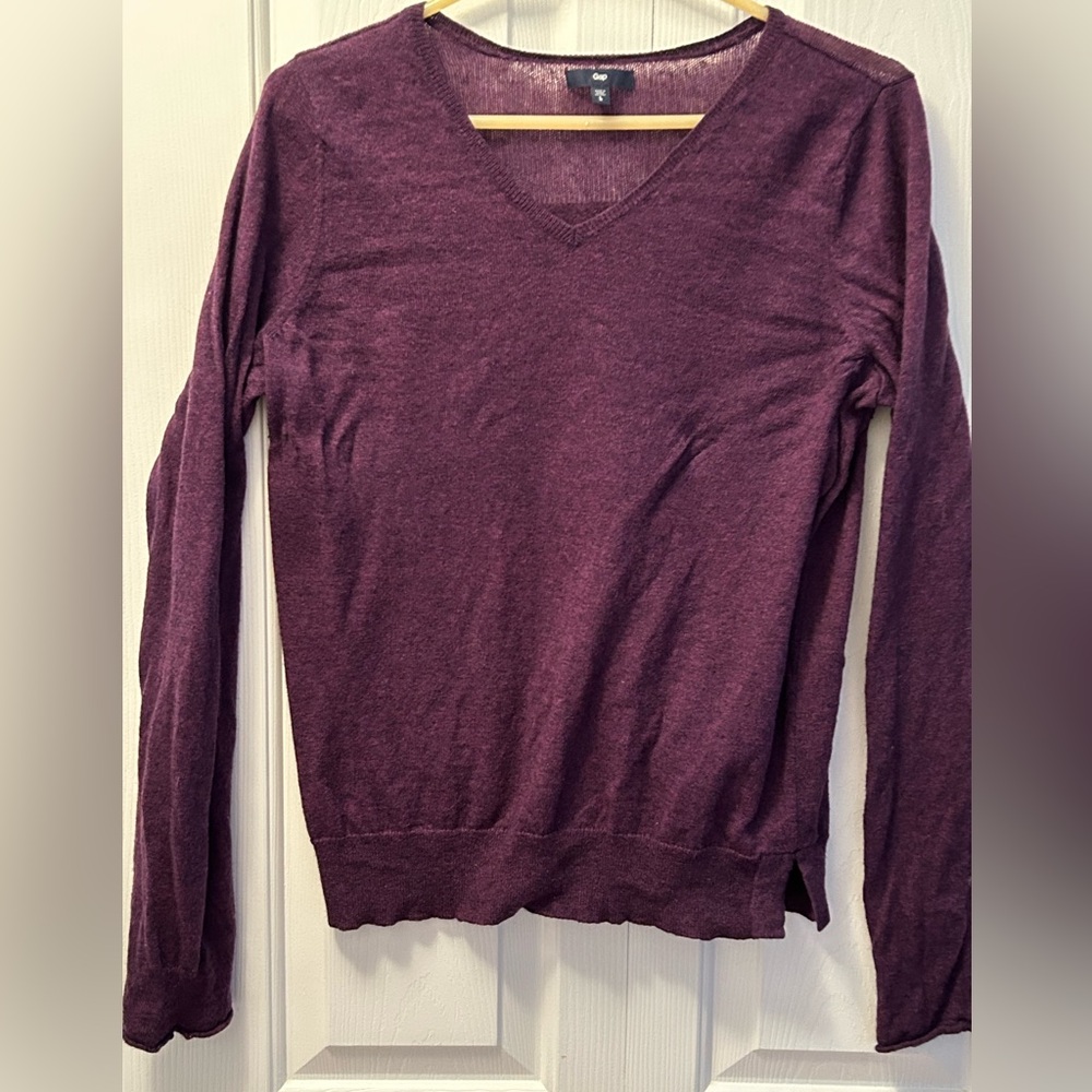GAP Women's Deep Purple V-Neck Sweater